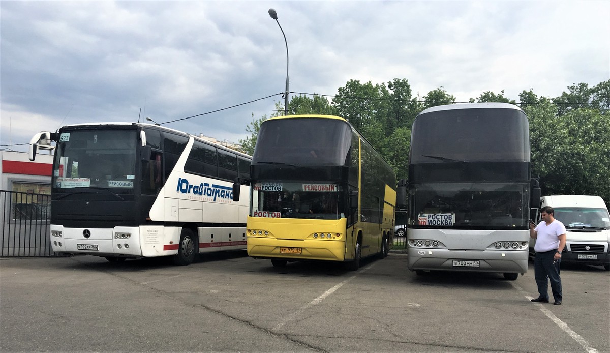 Автовокзал саларьево междугородных автобусов. Автобус Москва. Автобусы с автовокзала в Москве. Автобус Москва Краснодар. Автобус Белгород.