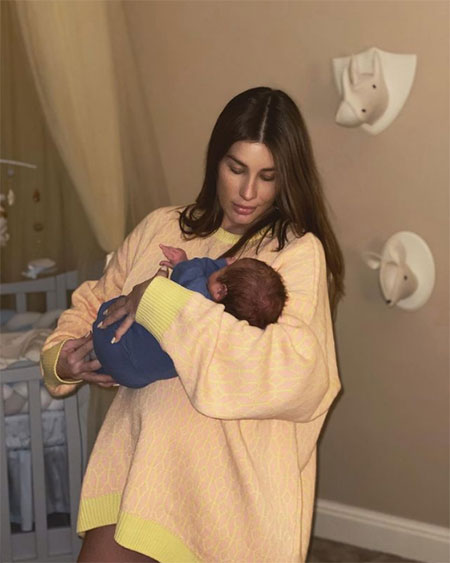 Кэти Топурия опубликовала первый снимок с новорожденным сыном Кэти Топурия опубликовала первый снимок с новорожденным сыном Звезды,Новости о звездах