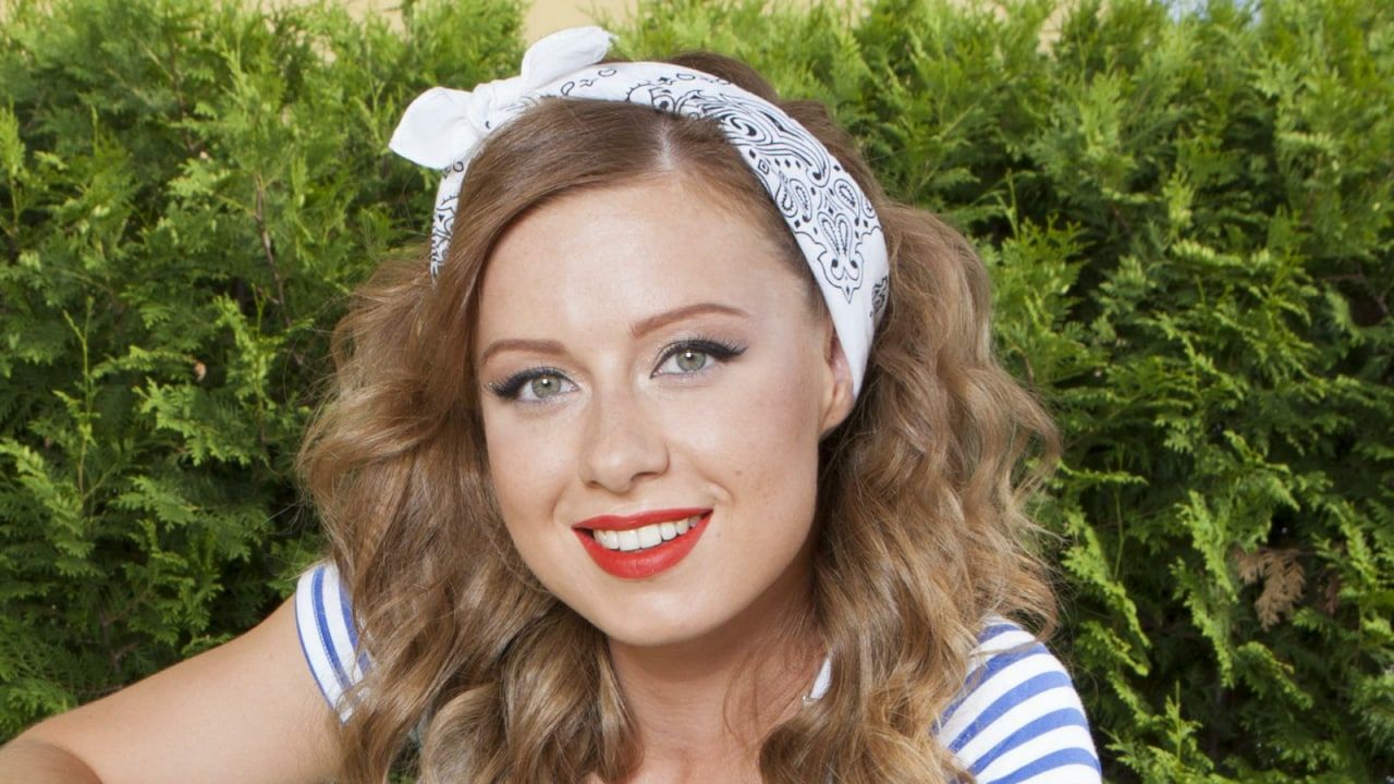 Савичева призналась в любви критикующему ее наряды модельеру Васильеву