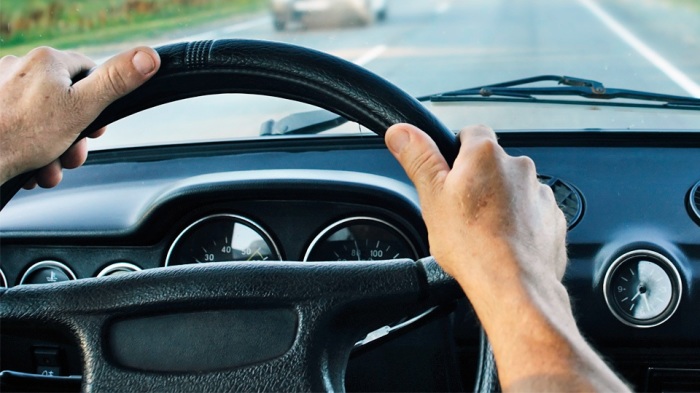 Вибрирующий руль – свидетель дорогостоящих проблем. | Фото: autorepairboulder.com.