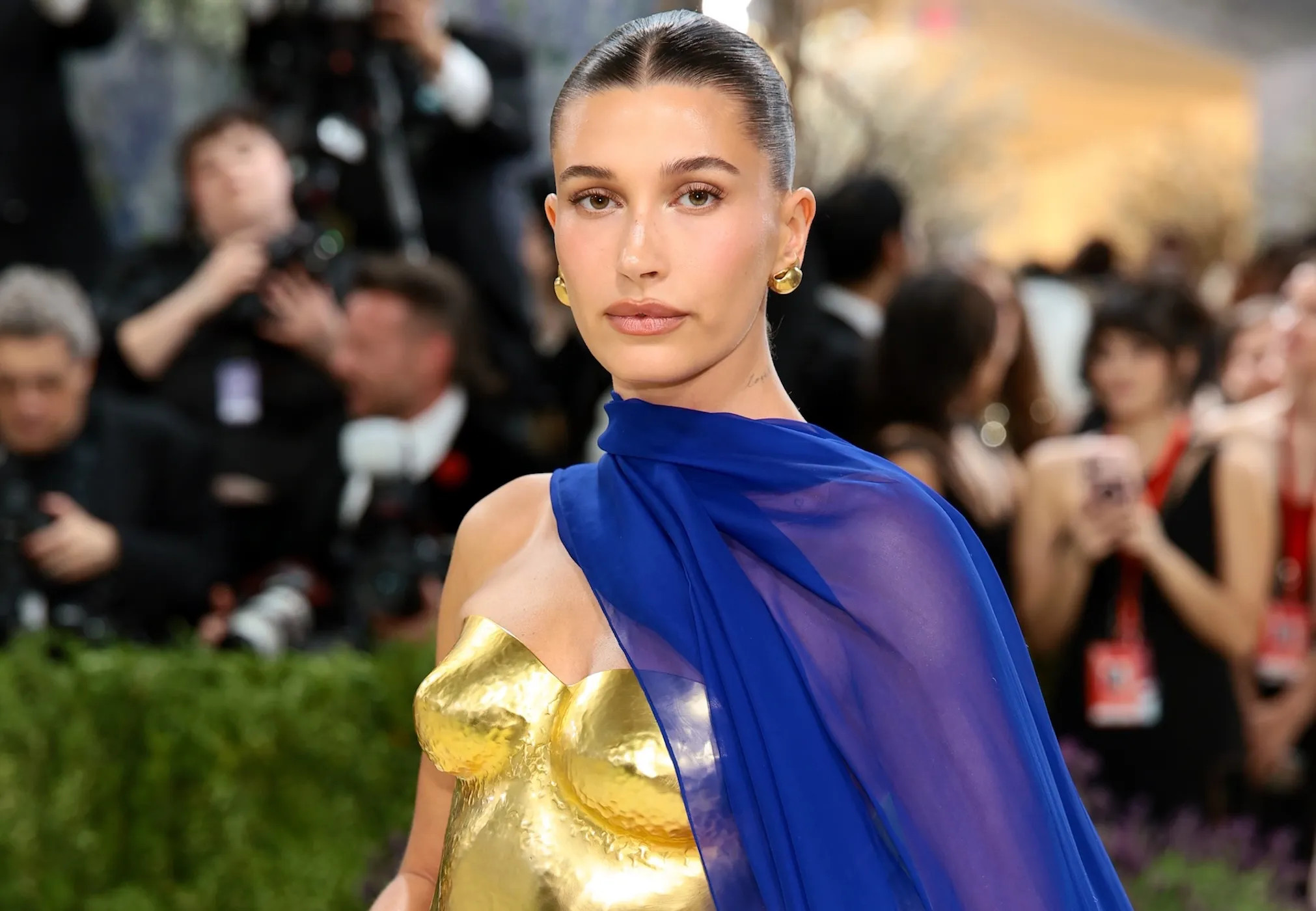 Met Gala — 2026: Кайли Дженнер, Хейли Бибер, "каменная" Хайди Клум, Джорджина Родригес на красной дорожке