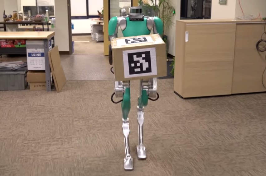 Шагающий робот-доставщик Digit поступил в продажу digit,роботы,технологии