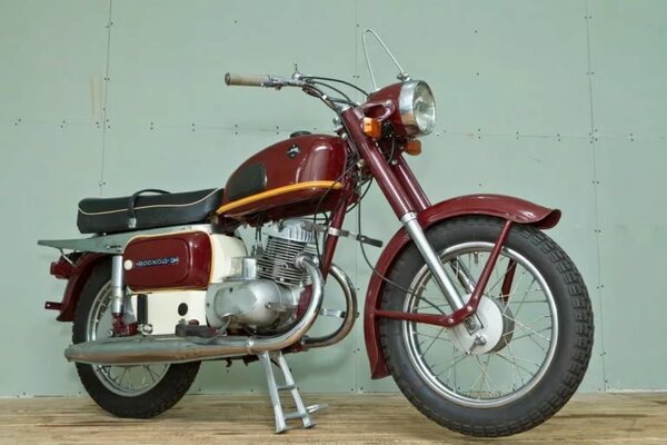 Мотоцикл Восход 2, который считался самым лучшим в серии Мотоцикл Восход 2, который считался самым лучшим в серии мото