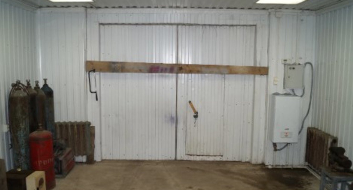 Автоблогер установил электрический котел для отопления гаража