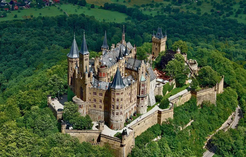 Средневековый замок в Европе