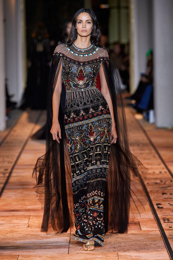 Zuhair Murad Haute Сouture весна-лето 2020 Murad, Zuhair, Вдохновение, создавая, дано Современным, постичь, которую, тайны, роскоши, богатства, атмосферу, переливалось, платьях, Изиде, сверкало, божества, древние, иероглифы, египетские, любви