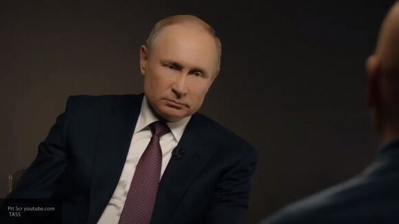 Путин заявил, что уважительно относился к экс-мэру Москвы Лужкову