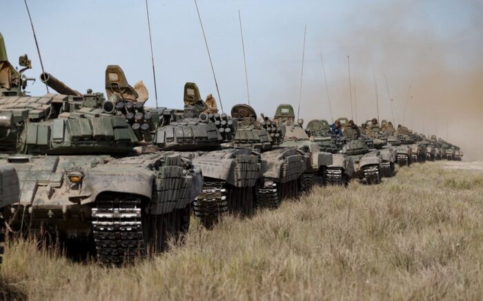 Глава Минобороны Украины Таран назвал численность войск РФ у границ Украины