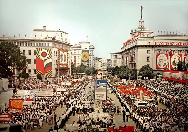 9 сентября, которая считается как датой болгарского антифашистского восстания 1944 года, так и началом коммунистического режима. СССР, болгария, курорт