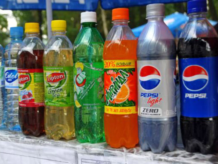 PepsiCo прекратит отгрузку напитков в Россию (ФОТО)