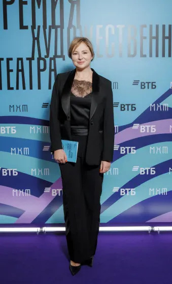 Константин Хабенский, Александр Петров с женой, Светлана Бондарчук посетили премию МХТ дочерью, Апексимова, Александр, Виктория, Дарьей, театра, Светлана, Сигалова, Ирина, женой, ПетровыАлександр, Художественного, Анной, молодых, АндрееваКристина, ТолстаяМария, ВайнбергСтася, Михаил, дарованийФото, Меськова