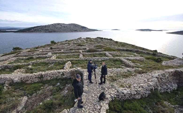 Бальенак - остров в виде отпечатка большого пальца руки Бальенак - остров в виде отпечатка большого пальца руки