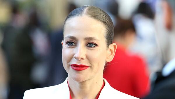 Поймавшая букет невесты Барановская рассказала о поиске жениха на сайте знакомств - актуальные новости по теме Юлия барановская на Toplenta