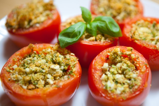 Блюда, которые можно приготовить из томатов и ими же украсить кулинария,рецепты