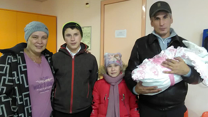 "У меня тоже пятеро ребятишек, высылаю 1000 рублей": Многодетные семьи пришли на помощь вместо чиновников