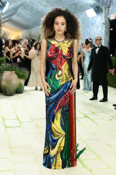 Met Gala — 2026: Шер, Рози Хантингтон-Уайтли, Кейт Мосс, Вера Вонг на красной дорожке Images, костюма, дорожку, вышли, Метрополитенмузее, Санчес, Лорен, Сандэй, дочерью, Кидман, Николь, Сейфрид, Кравиц, Дженнер, Аманда, Хадид, Джиджи, Купера, Кайли, Хайди