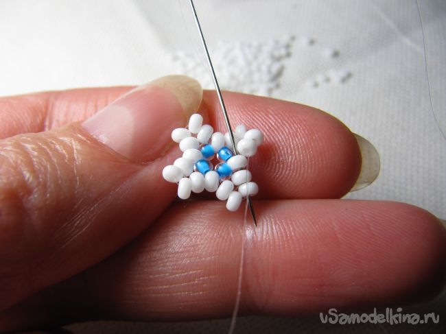 Браслет из бисера «Снежная королева» 