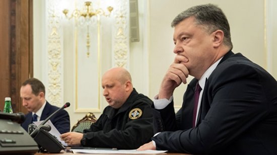 Эксперт предложил Порошенко бежать из Украины, чтобы спасти жизнь и свободу