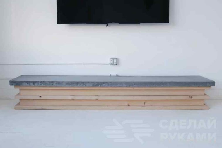Стол-тумба под телевизор из дерева и бетона
