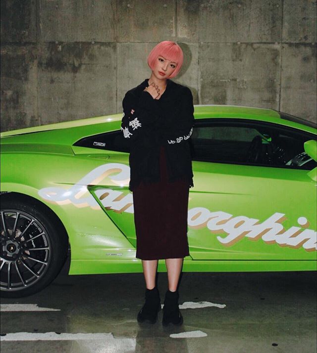 Красивая японская фотомодель на самом деле не человек 