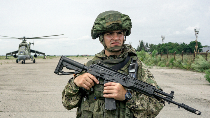 УДАР В СПИНУ: ДИРЕКТОР ШКОЛЫ "ВОЮЕТ" С УЧАСТНИКАМИ СВО - РЕАКЦИЯ ПОСЛЕДОВАЛА