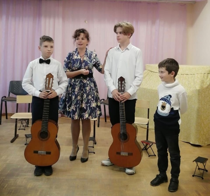 В Андреапольской школе искусств в Тверской области выбрали лучших гитаристов