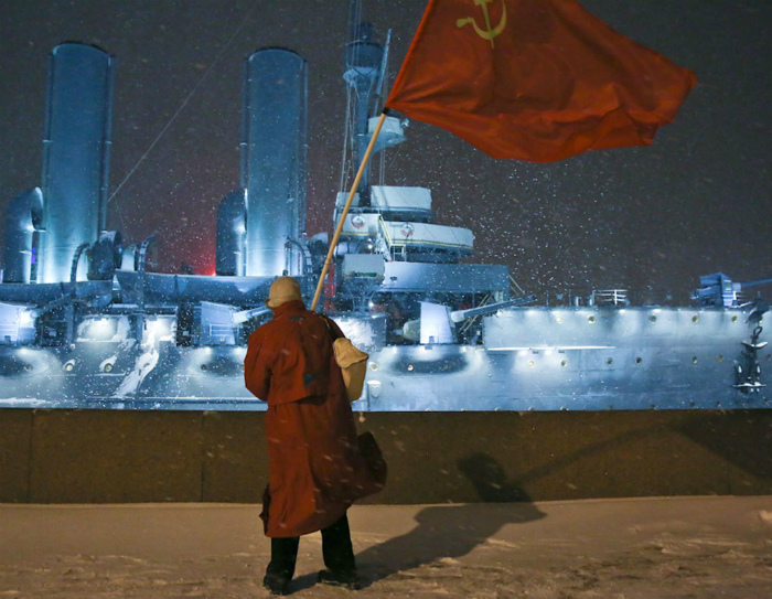 Красный флаг. Красный флаг.