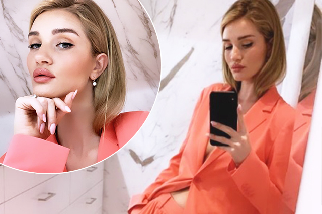 В тренде: Рози Хантингтон-Уайтли примерила коралловый брючный костюм