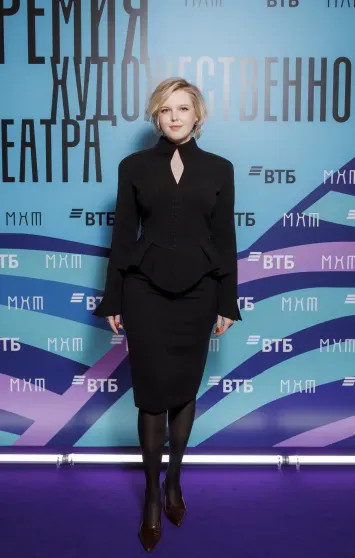 Константин Хабенский, Александр Петров с женой, Светлана Бондарчук посетили премию МХТ дочерью, Апексимова, Александр, Виктория, Дарьей, театра, Светлана, Сигалова, Ирина, женой, ПетровыАлександр, Художественного, Анной, молодых, АндрееваКристина, ТолстаяМария, ВайнбергСтася, Михаил, дарованийФото, Меськова