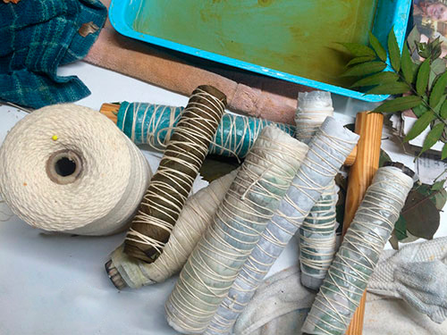 Как сделать потрясающие эко-рисунки на шарфе батик,мастер-класс,рукоделие