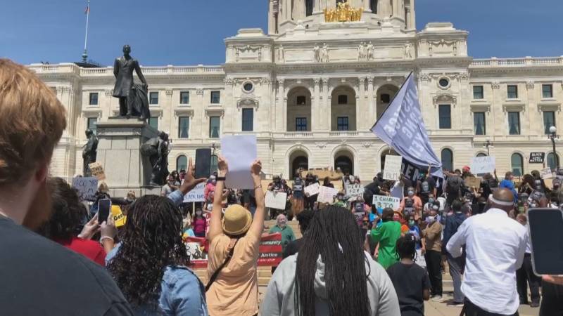 «Я не могу дышать!» Полицейский произвол и карантин как поводы для революции геополитика