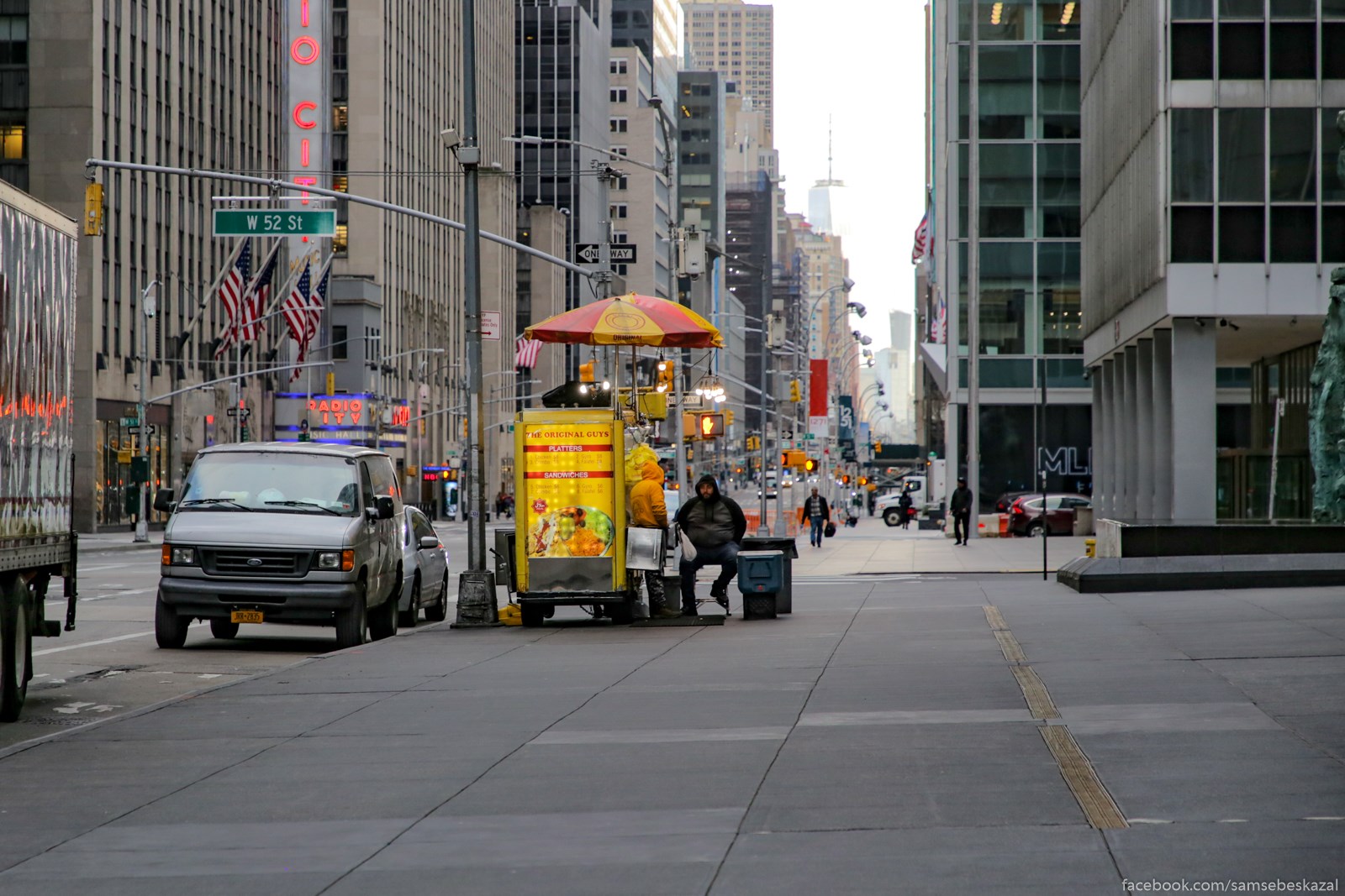 В Нью Йорке  уже 25000  заболевших : улицы вымерли. Фоторепортаж только, НьюЙорка, никого, фотографы, раньше, делать, город, всего, теперь, очень, место, немного, Таймссквер, авеню, событие, видео, Даймонддистрикт, некому, районе, людей