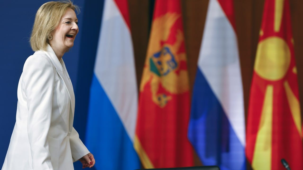 Times: Лиз Трасс призывает добывать нефть в Северном море Times: Лиз Трасс призывает добывать нефть в Северном море Политика
