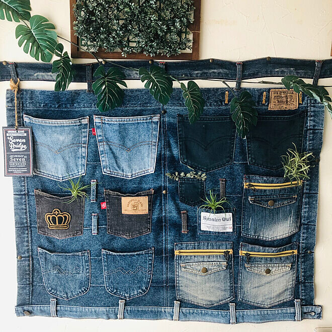 Древние джинсы, пылящиеся в шкафу – это неповторимая основа для творческих изделий в вопросе оформления интерьера.-17