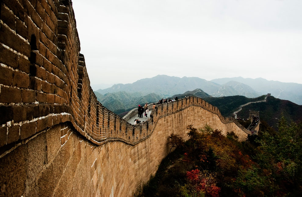 Прогулка по Великой китайской стене стены, Великой, стена, проходит, ворота, километров, Цзянькоу, туристов, часть, Стена, длина, стену, Участок, популярный, склонам, Стены, место, выбрасывать, мусор, стесняются