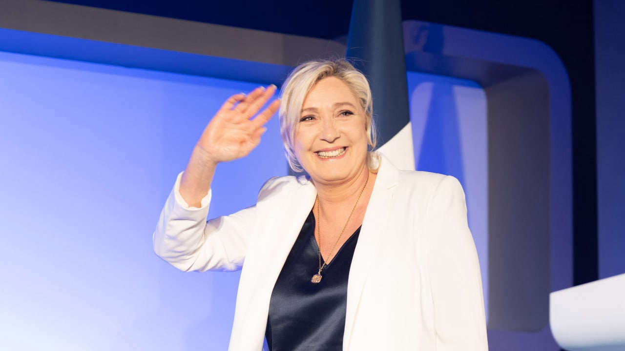 Кандидат в президенты Франции Ле Пен получила приглашение посетить Крым