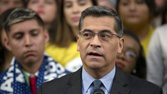 Байден выбрал Хавьера Бесерру на пост министра здравоохранения в рамках борьбы с коронавирусом