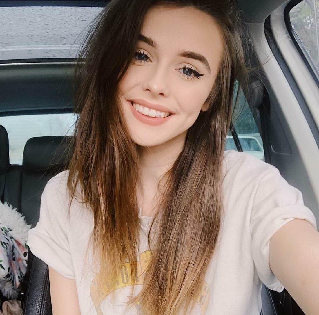 Beautiful year. Acacia Brinley. Acacia Brinley Clark. Акасия Керси. Акация Бринли Кларк улыбка.