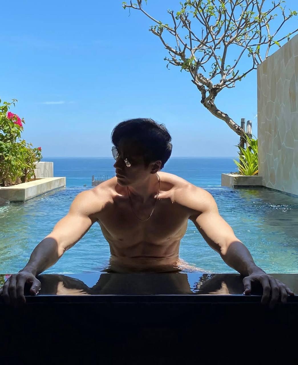 В свои 60 выглядит на 20: фотограф Чуандо Тан из Сингапура поделился секретом вечной молодости Чуандо, гораздо, Среди, организм, старение, говорит, обязательных, вечной, потому, тренировки, прост, создавать, впечатление, будто, каждый, Также, часов, считает, только, фотограф