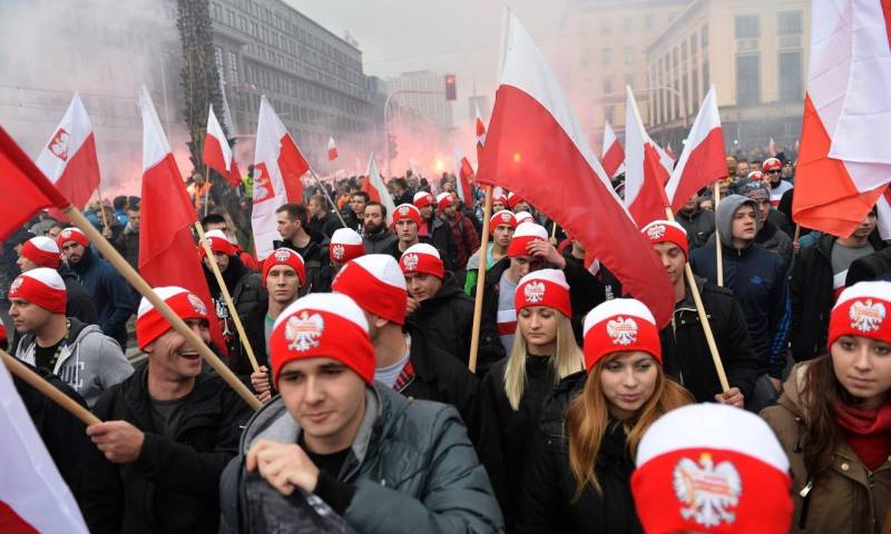 Польша идёт по пути основного противника - России: страна загоняет себя в изоляцию