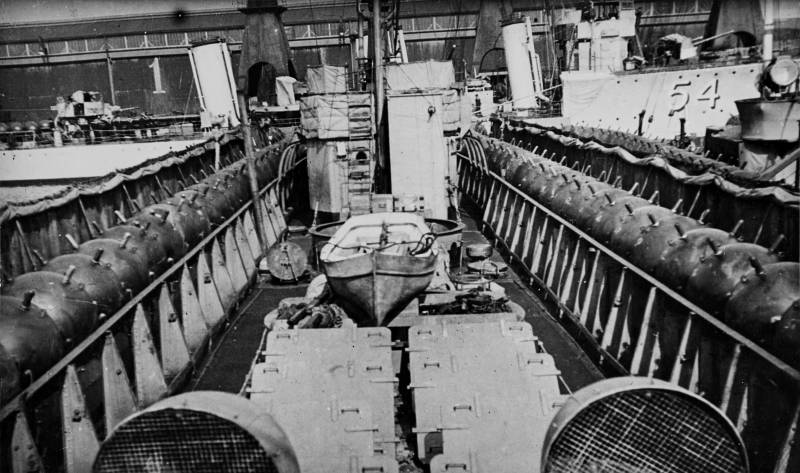 Боевые корабли. Крейсера. Вредоносные шершни Адмиралтейства Боевые корабли. Крейсера. Вредоносные шершни Адмиралтейства вмф