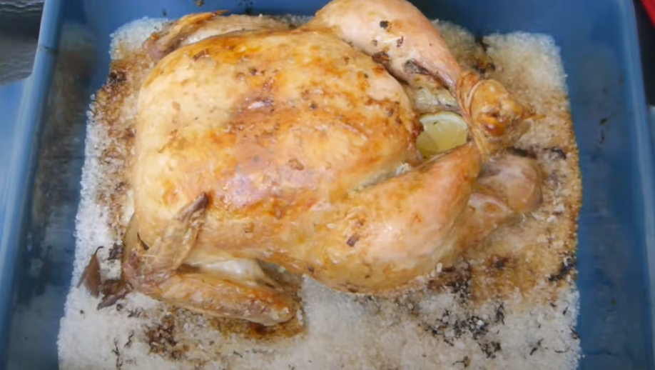Курица на соли в духовке - просто, быстро, безумно вкусно. Самый лучший рецепт в мире! курицу, курицы, всего, добавить, получается, солью, более, лавровый, зубчика, хорошо, Добавить, примерно, результате, чтобы, Выложить, курица, кожей, Курица, запечённая, масло