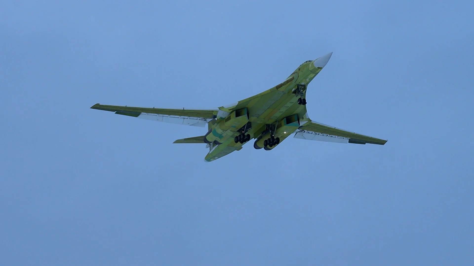 В Казани испытали сверхзвуковой стратегический ракетоносец Ту-160М Видео