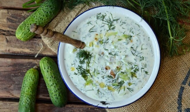 ...и ингредиент всего один. Я не думала, что это невероятно вкусно - и так кстати в жаркие летний деньки: освежающий, прохладный, звонкий холодник. Пока соседка не пригласила в гости на ...-4