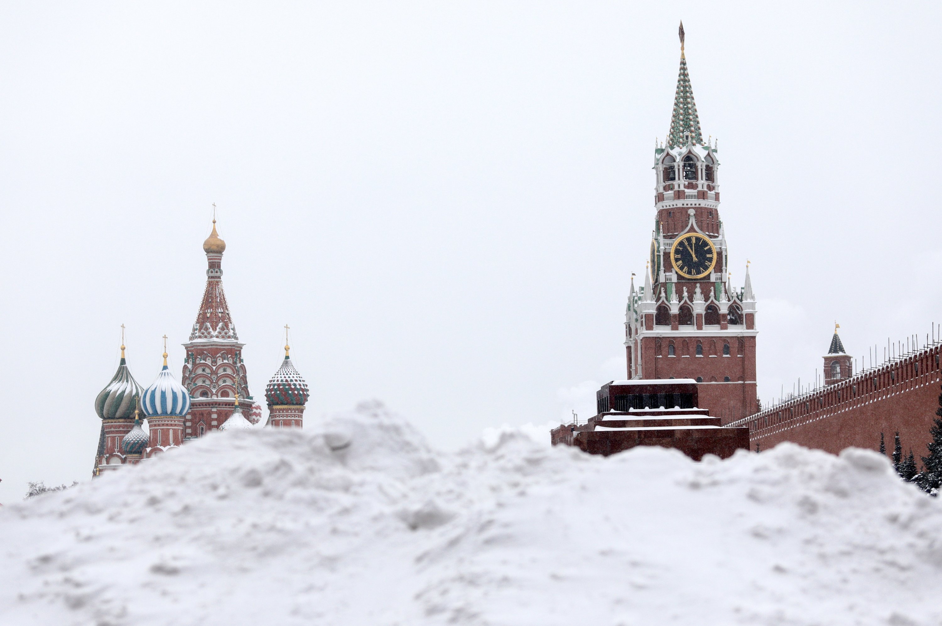 Какая погода в москве февраль 2024. Москва снегопад 2021. Москва зимой. Снег в Москве. Сугробы в Москве.
