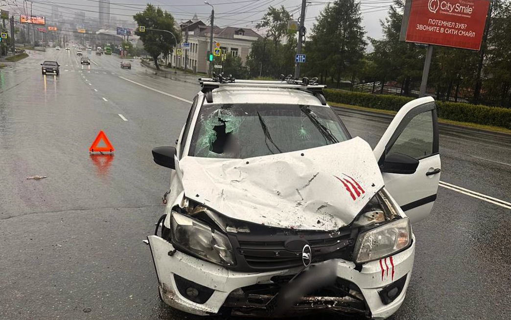 В центре Челябинска в ДТП погиб пассажир Лады Гранты