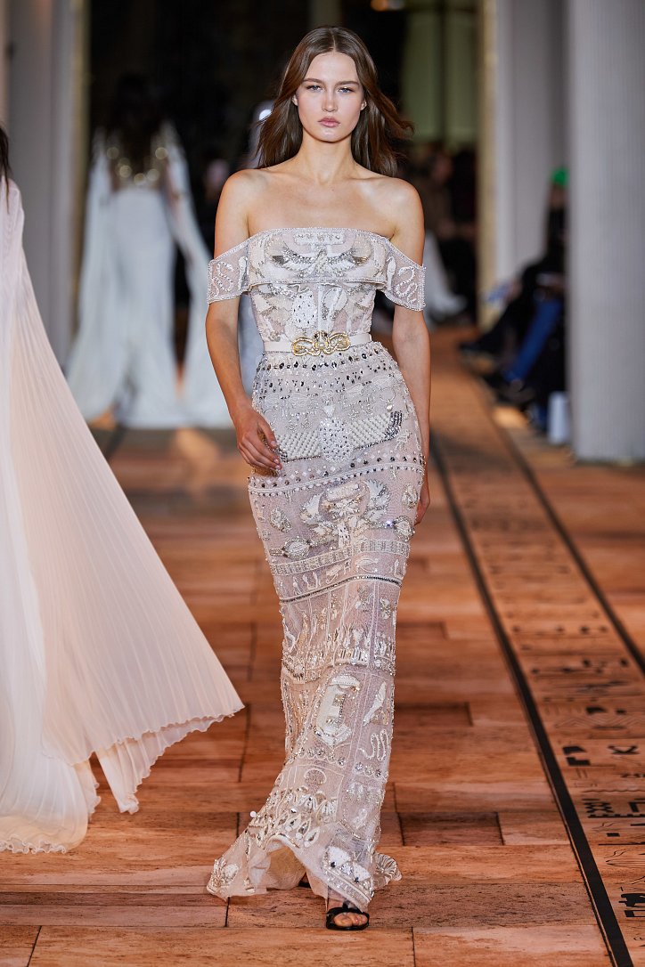 Zuhair Murad Haute Сouture весна-лето 2020 Murad, Zuhair, Вдохновение, создавая, дано Современным, постичь, которую, тайны, роскоши, богатства, атмосферу, переливалось, платьях, Изиде, сверкало, божества, древние, иероглифы, египетские, любви