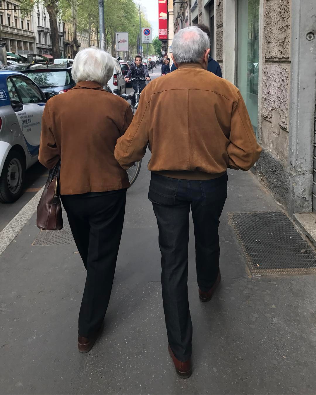 «Вот это бабушки!»: пожилые итальянские красавицы, которыми восхищается весь мир Милана, Анджело, неспешно, возраст, Милане, провинции, увидеть, словам, такое, человек, парня, Инстаграме, профиль, улицам, чтобы, восхищением, понял, много, таком, усилий