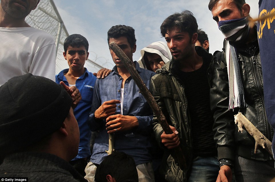 Немецкий суд оправдал мигрантов, изнасиловавших несовершеннолетнюю