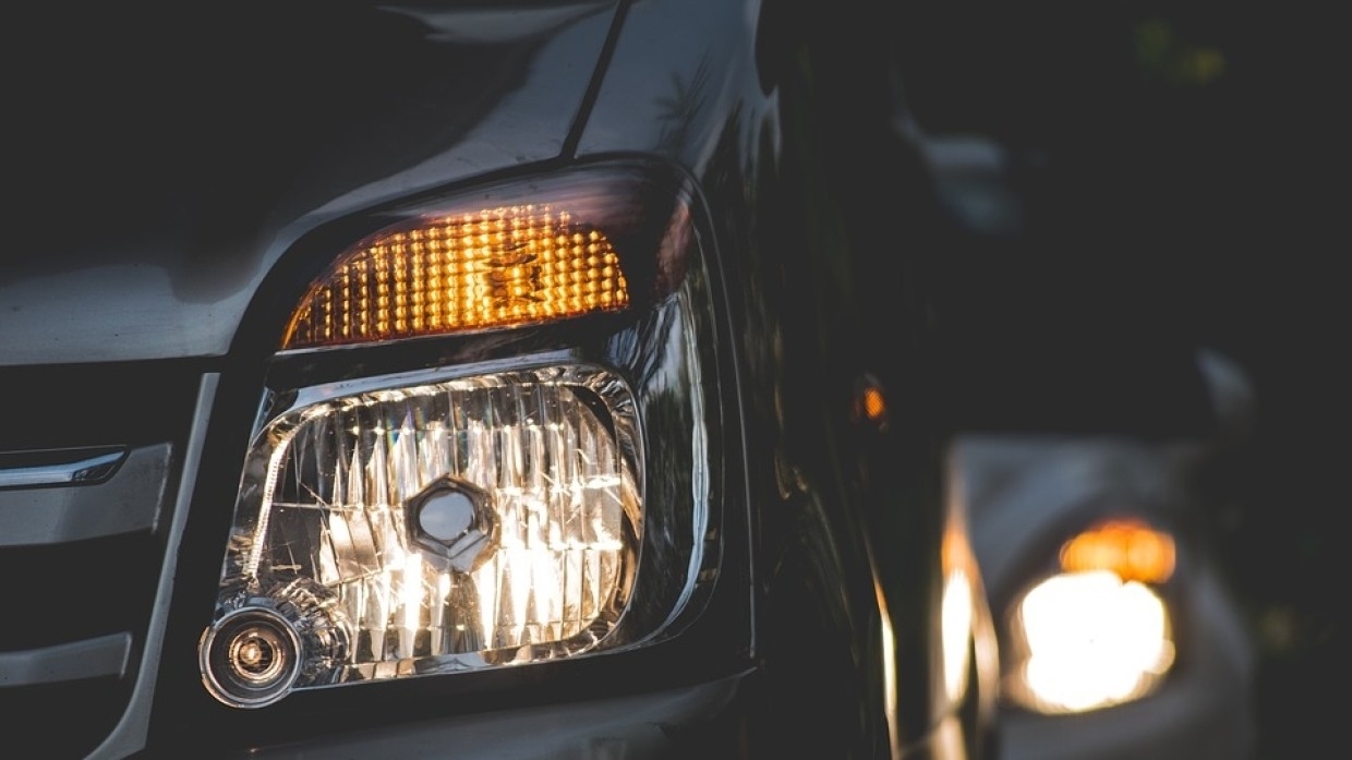 Новый штраф за выключенные фары вводится в России осенью
